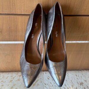 Pre-Loved Nine West Silver/Bronze Metallic Pumps - Size 7